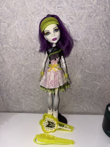 Satılır Monster high, bütün aksesuarları ilə və ideal vəziyyətdə