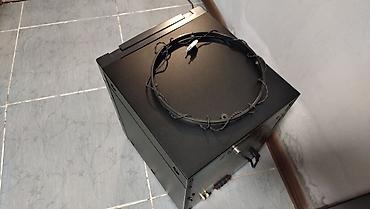 Другая аудиотехника: Только сам центр без колонок, аукс работает, радио работает, сд — 9