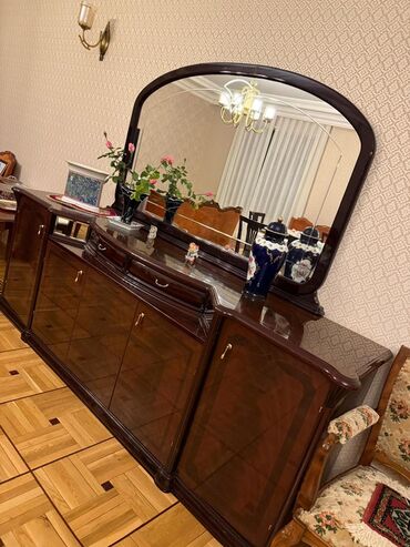 Qonaq otağı dəstləri: İşlənmiş, İtaliya — 12