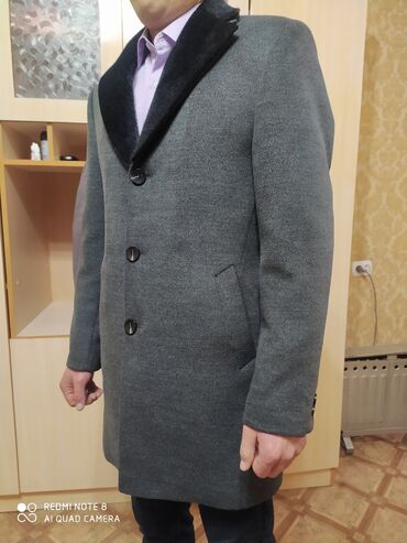 пальто куртки: Пальто мужское,новый не подошёл размер. Отличного качество