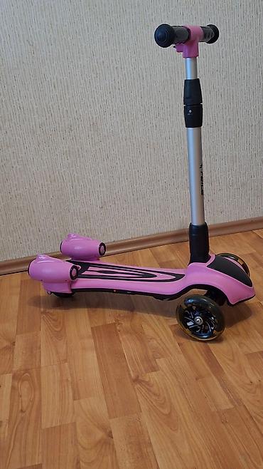 scooter icaresi: Az istifade olunub.çəhrayı tüstü buraxır.mahni çalarları var. Baha — 5