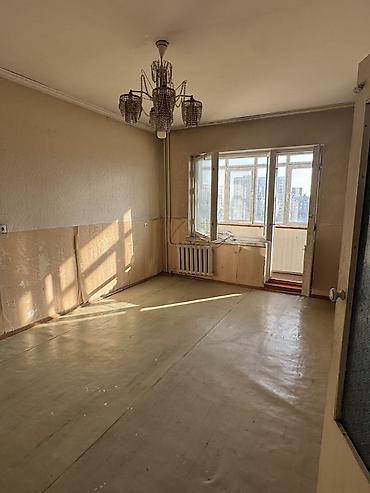 3 комнаты, 62 м², Восток-5 мкр 8 этаж, Требуется ремонт at lalafo.kg 3 комнаты, 62 м², Восток-5 мкр 8 этаж, Требуется ремонт
