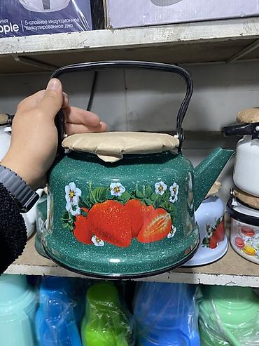 банка 3 литров: Эмалированный чайник с рисунком клубники - Материал: сталь с — 1