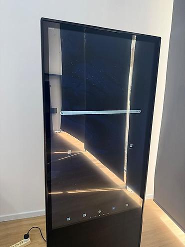 Reklam lövhələri: İnteraktiv rəqəmsal kiosk / vertikal info‑panel - Böyük vertikal — 2