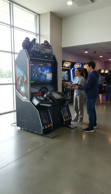 Digər biznes avadanlığı: Əyləncə mərkəzi aparatları satılır oyun aparatları hamısı işləkdi — 1