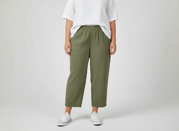 new yorker krótkie spodenki dresowe: Sinsay, Material trousers for women, size 2XL