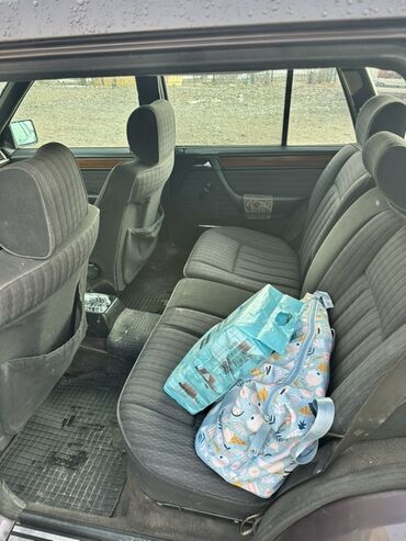 Mercedes-Benz: Mercedes-Benz W124: 1992 г., 2.2 л, Механика, Бензин, Универсал — 5