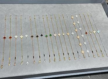 Наборы украшений: Ювелирные изделия люкс 1:1 шикарного качества и моделей. Состав из — 16