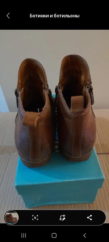 Отдам даром: Женские ботинки, размер 38: Обмен каждая пара на 2 пачки сливочного — 2