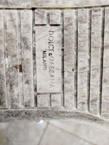 Krasofkalar və idman ayaqqabıları: Dolce&Gabbana orijinal ayaqqabı satılır.4-5 dəfə geyilib.Orijinal -da lalafo.az — 12 Krasofkalar və idman ayaqqabıları: Dolce&Gabbana orijinal ayaqqabı satılır.4-5 dəfə geyilib.Orijinal — 12