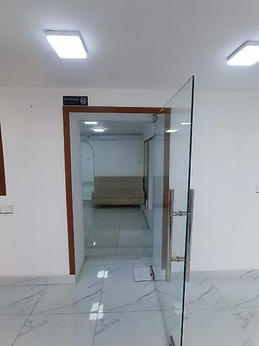 Kommersiya daşınmaz əmlakı: 🏢 MEDERA Hospitalın qarşısında Kommersiya Obyekti İcarəyə Verilir! 📍 — 4