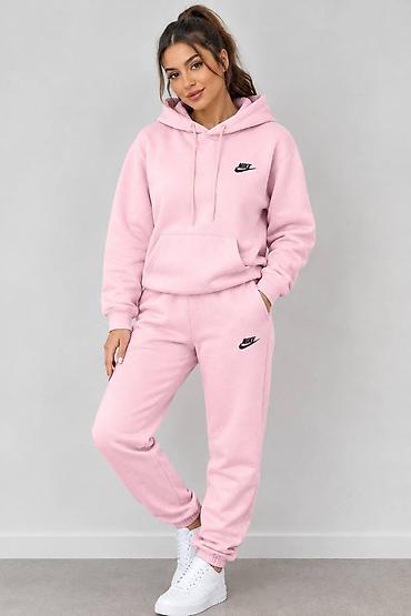uniforme kragujevac: Ženske trenerke S,M,L,XL veličine za samo 4000 din debele
pb — 3