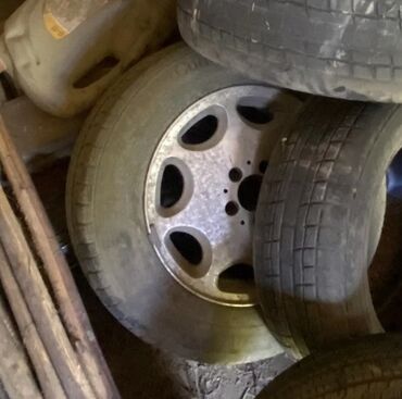 колесо на жигули: ПРОДАЮ СРОЧНО,запаски были в складе,в идеале,просто грязная,r16,w140