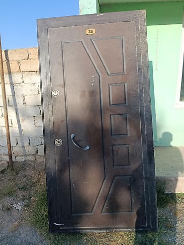 mənzil qapıları: Dəmir giriş qapısı - Material: metal/dəmir konstruksiya, ağır və — 1