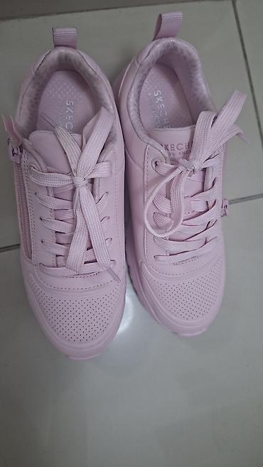 čile trenerka: Skechers patike – boja Light Pink
Nove patike 3500 — 4