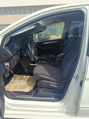 tesla model x: Mercedes-Benz B 180: 1.7 l | 2010 il Hetçbek — 3