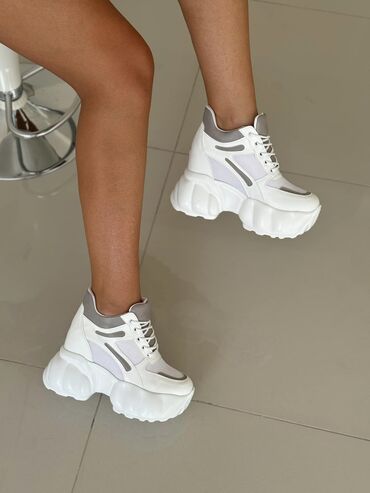 Women's Sneakers and athletic shoes: Cena 4800din
Br36-40
Skrivena peta 9cm — 26