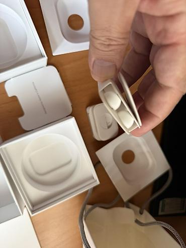 чехлы на аирподс 2: Məhsul: Apple AirPods üçün orijinal qutu və aksesuar dəsti. Yeni — 3