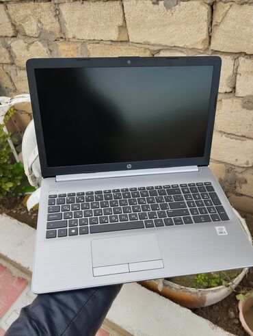 ikinci əl nodbuklar: HP 15.6 ", Intel Core i5, 256 GB