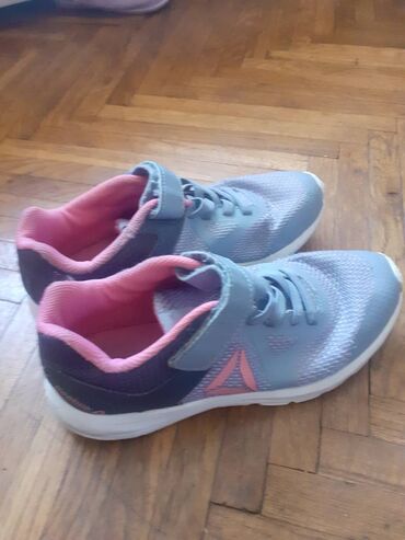 kopačke broj 30: Reebok, Size - 34