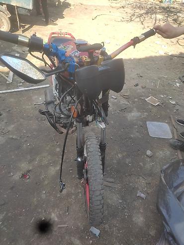 50 kubika motor: Motorsiklet – şəhər və kənd yolları üçün uyğun, praktik və yığcam — 2