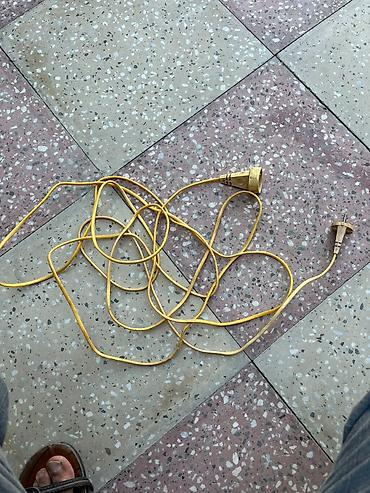 Sarı rəngli elektrik uzatma kabeli - Standart 2 pinli ştepsel və bir