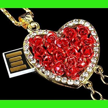 flash: USB флешка . Кулон на цепочке. 
Отличный подарок. Новый — 1