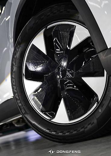 li7 машина: Dongfeng : 2026 г., 0.1 л, Автомат, Электромобиль, Кроссовер — 8