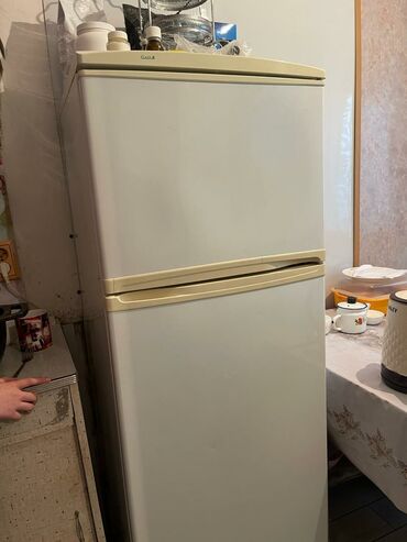 холодильник продается: Холодильник Б/у, Двухкамерный