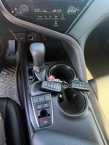 camry 70 цена: Toyota Camry: 2022 г., 2.5 л, Гибрид, Седан — 9