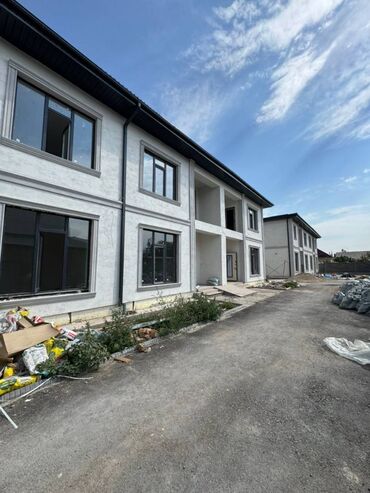 продается дом село ак жол: Таунхаус, 150 м², 5 комнат, Агентство недвижимости, ПСО (под самоотделку)