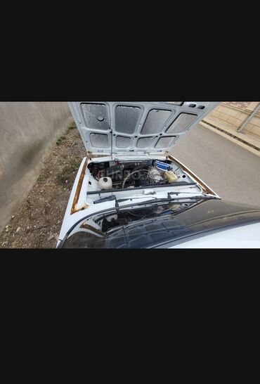 VAZ (LADA): Model: Lada vaz (VAZ 2107) Kuzov: sedan, 4 qapı Rəng: ağ Yanacaq — 19