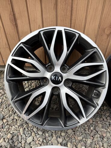 Диски: Литые Диски R 17 Kia, Комплект, отверстий - 5, Б/у — 3
