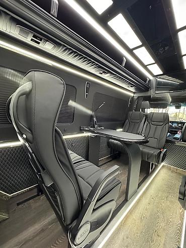 Пассажирский бус на заказ: Mercedes-Benz Sprinter — Ваш идеальный выбор для деловых встреч и — 9