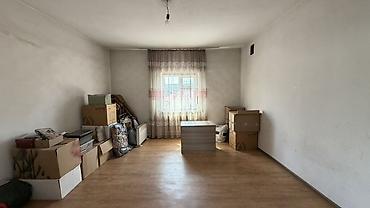Продажа коттеджей и домов: Продаётся дома с участком жм Бакай-Ата - Материал стен: кирпич - — 8