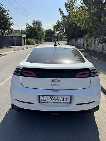 xpeng p7: Chevrolet Volt: 2014 г., Автомат, Гибрид, Хэтчбэк — 3