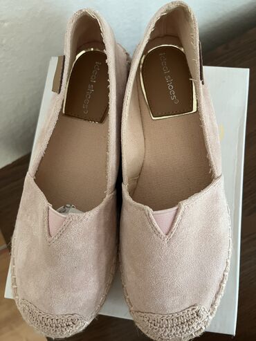 Espadrile: Espadrile, 37