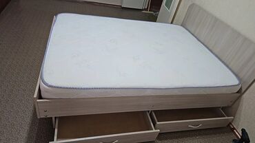 мебель для магазин: Кровать-подиум со встроенными ящиками для хранения и матрасом "Nova
