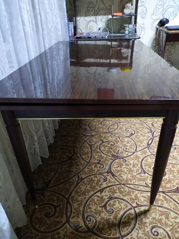 Столы для зала: ✅Продаётся раздвижной стол для гостиной или столовой. ♻️Форма — 7