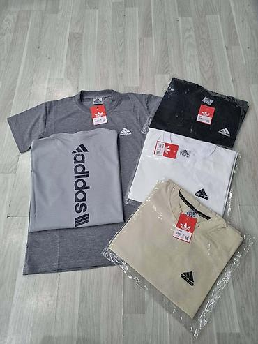 Majice: Muške majice S,M,L,XL,XXL veličine  1 komad  2300 din . 2 komada 3000 — 2