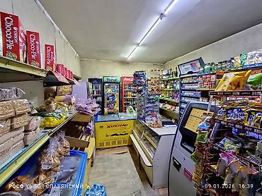 Кыймылсыз мүлк: Дүкөндөрдү сатуу Турак үйдө, 37 м², Жабдуусу менен, 1 кабат — 3