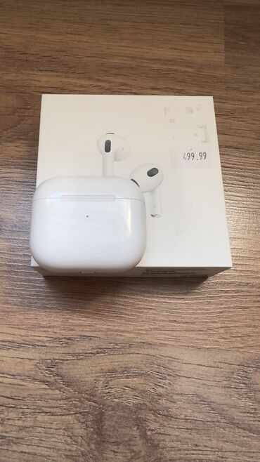 apple nausnik qiymeti: Orjinal Airpods 3 satılır. İrşadın rəsmi dükanından 500 azn alınıb