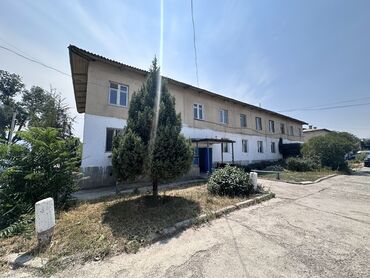 сниму 2 комнатную квартиру: 3 комнаты, 57 м², Индивидуалка, 2 этаж, Старый ремонт