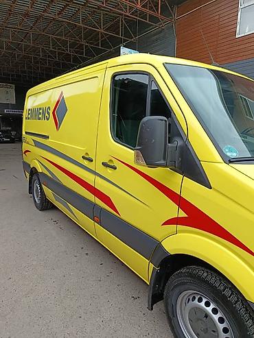 sprinter 2 2: Грузовой фургон Mercedes‑Benz Sprinter (желтый, фирменная оклейка — 1