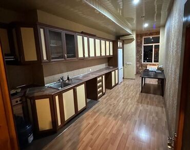 Restoran mebeli: Metbex mebeli 6 mt. Ela veziyyetde.tecili satilir. Qiymet 250 azn