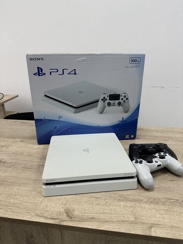 игры на плейстейшн 4: Продаю прошитую Sony PlayStation 4 слим, 500 Гб. Приставка привозная