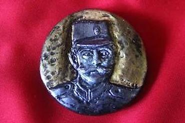 Značke, ordenje i medalje: GIPSANI MAGNET ZA FRIŽIDER VOJA TANKOSIĆ RUČNI RAD | Magnet za — 13