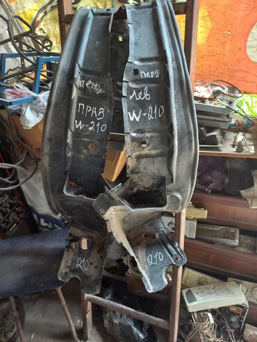 Решетки радиатора: Решетка радиатора Mercedes-Benz 2000 г., Б/у — 2