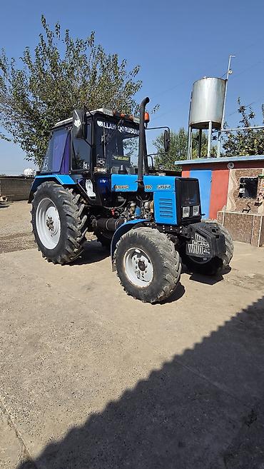 Коммерческий транспорт: Belarus 892 traktoru Texniki xüsusiyyətlər və təchizat: - 4x4 (tam — 6