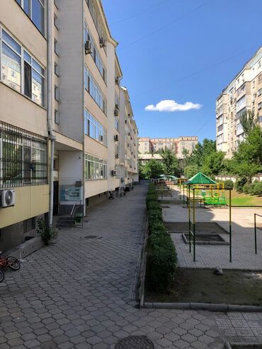 тыныстанова киевская: 2 комнаты, 87 м², Индивидуалка, 1 этаж, Косметический ремонт